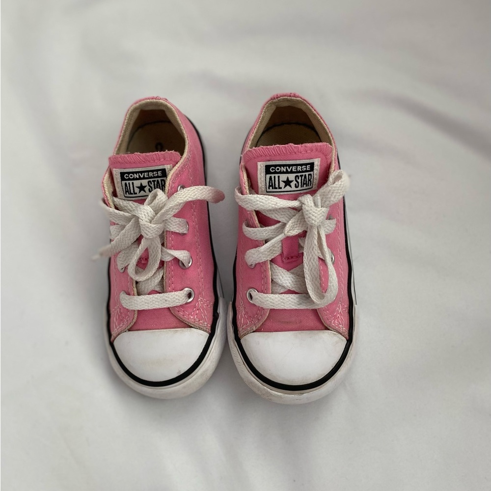 Kids size 8 Converse All Star Pink Canvas Sneakers. In good condition. - Picture 10 of 13